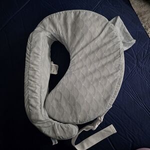 *Like New Condition* My Brest Friend Nursing Pillow, Blue & White Design